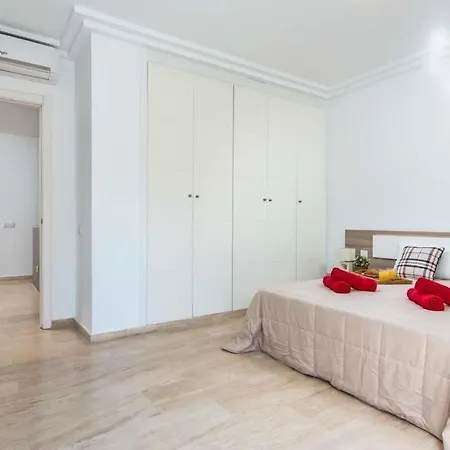 Villa Playa De Fanabe Sleeps 8 Pool Air Con Wifi